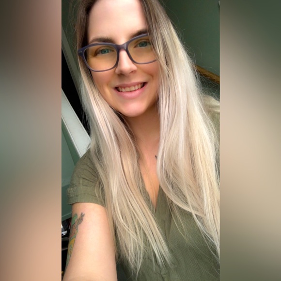 Meet your Posher, Elizabeth - Picture 1 of 1